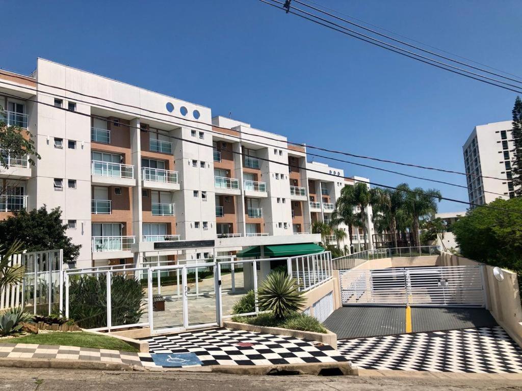 Familiar Apartment *